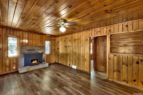 2132 Helen Ave, South Lake Tahoe, CA 96150-3400