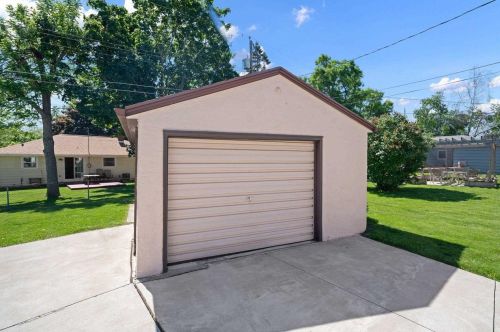 908 Thrush St, Green Bay WI  54303-4332 exterior