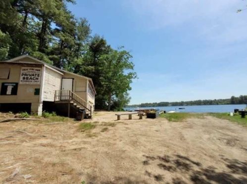 15 Great Pond Rd, Kingston NH  03848-3757 exterior