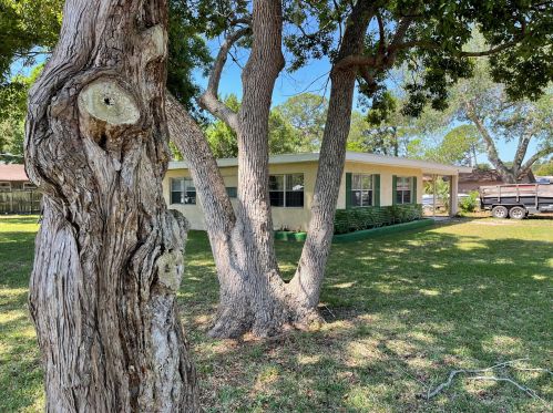 209 Seminole Ave, Titusville, FL 32780-5629