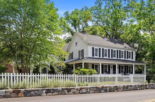 129 Long Meadow Hill Rd, Brookfield Center, CT 06804-1346