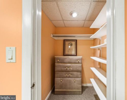 30 Greenfield Ave, Trenton NJ  08648-3828 exterior