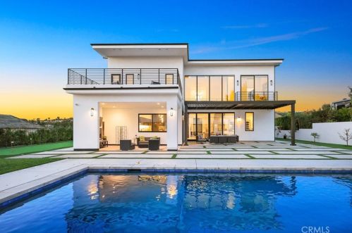 18852 Canyon Crest Dr, Orange CA 92861-2806 exterior