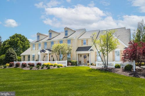 1637 Thistlewood Dr, Washington Crossing, PA 18977-1535