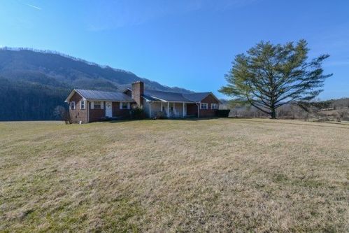27122 Poor Vly Rd, Saltville VA  24370-3524 exterior
