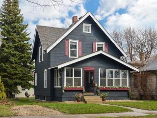 3039 39th Ave, Minneapolis, MN 55406-2207