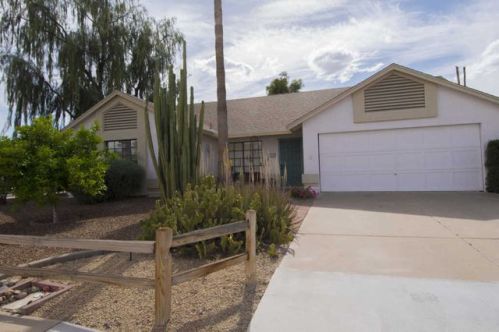 2504 Evergreen St, Chandler, AZ 85225-2137