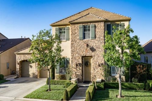 1077 Loyola Ave, Clovis, CA 93619-7554