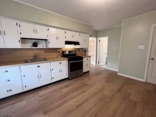 31 Elston St, Bloomfield NJ  07003-3911 exterior