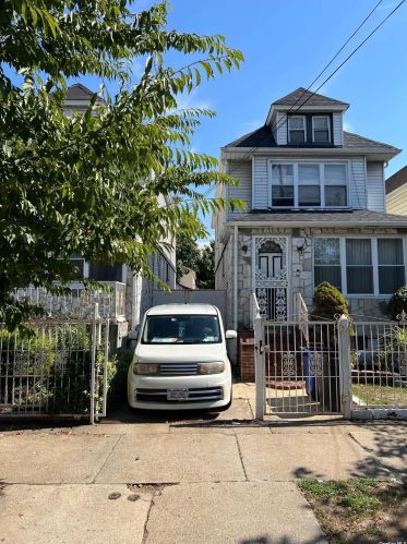 11149 130th St, Jamaica, NY 11420-1615