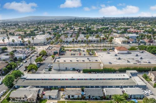 345 20th St, Long Beach CA  90806-4910 exterior