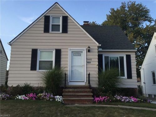 5602 Pelham Dr, Cleveland, OH 44129-4738