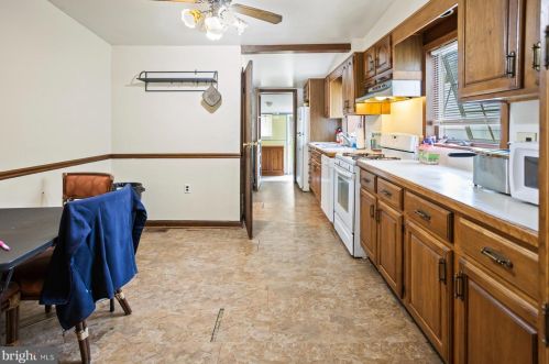 195 Main St, Trenton NJ  08620-2311 exterior