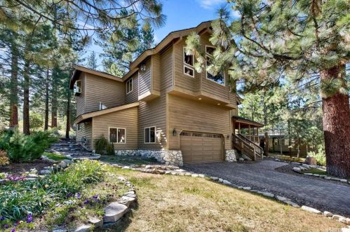 1136 Sundown Trl, South Lake Tahoe, CA 96150-4558