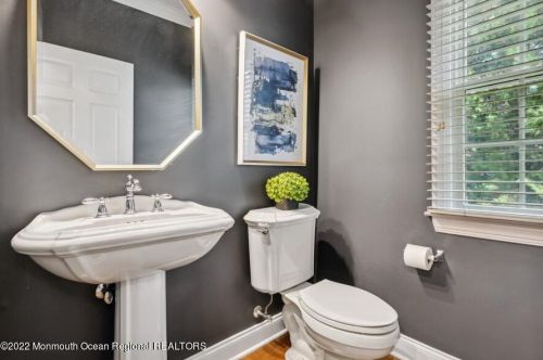 6 Courtney Ct, East Freehold NJ 07728-9563 exterior