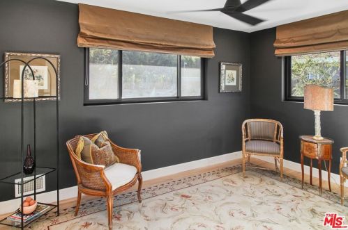 3584 Sepulveda, Van Nuys CA 91402-4305 exterior