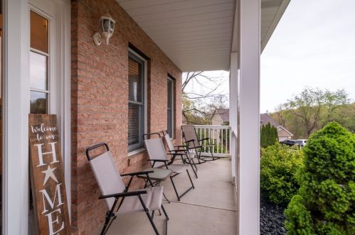 837 Ponderosa Dr, Imperial, PA 15126-1170