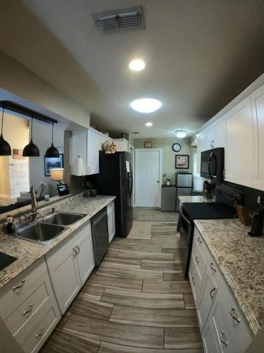801 Live Oak Ave, Saint Petersburg FL  33703-3177 exterior