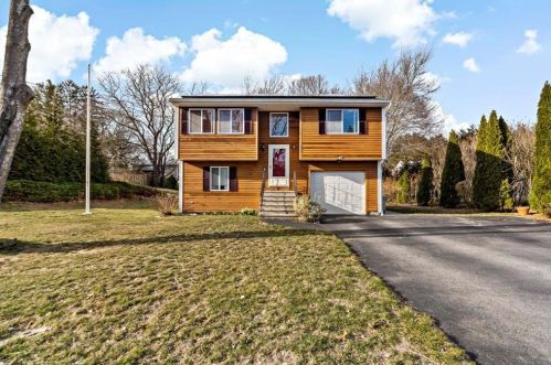 105 Nepaug Rd, South Kingstown RI  02882-2303 exterior