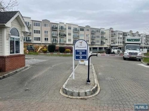 327 The Promenade, Edgewater, NJ 07020-2116