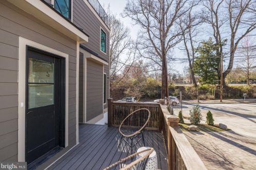 1601 38th St, Washington DC  20020-2327 exterior