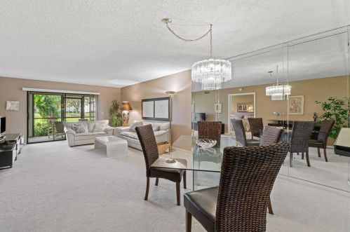 10137 Mangrove Dr, Boynton Beach, FL 33437-1326