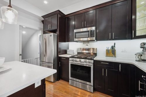 33 8th Ave, Mount Vernon NY  10550-1965 exterior