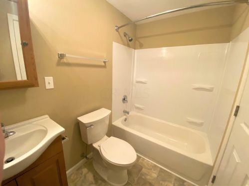 196 Union St, London OH  43140-1537 exterior