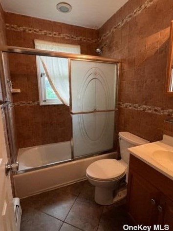 80 Doges Promenade, North Lindenhurst NY  11757-6408 exterior