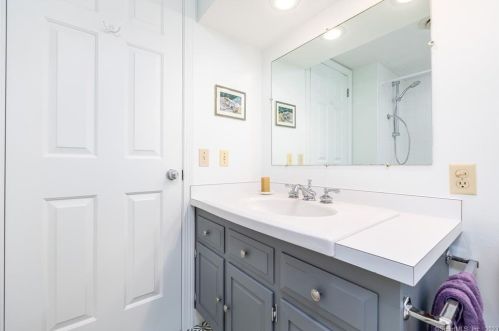 85 Litchfield Rd, Litchfield CT  06759-3000 exterior