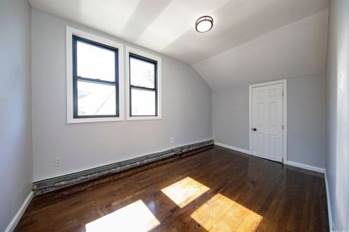 10 21st St, Huntington Station NY  11746-3259 exterior