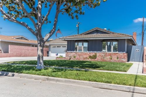 8112 San Heron Cir, Buena Park CA  90620-2970 exterior