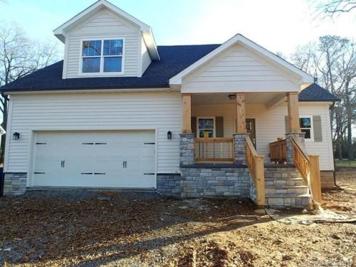 210 Plaza Dr, Harrisburg, NC 28075-8435