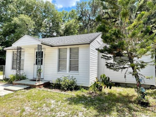 451 Pine St, Deltona, FL 32725-8152