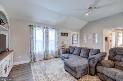 4 Highland Dr, Seaford DE  19973-4827 exterior