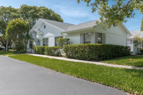 2730 Featherstone Dr, Tarpon Springs, FL 34691-2624
