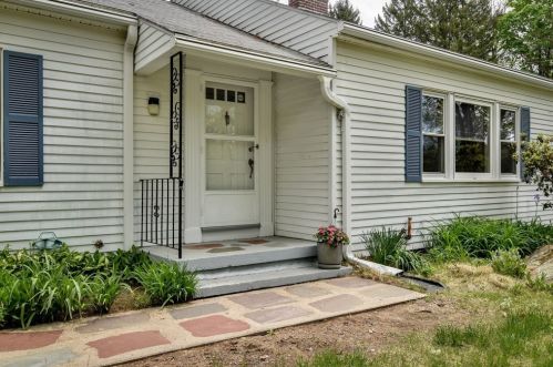 241 Temple St, Framingham, MA 01701-8820