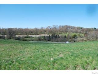 2575 Boger Stadt Rd, Fogelsville, PA 18051-2204