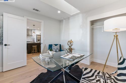 7298 Tamarack Dr, Pleasanton CA  94568-1749 exterior