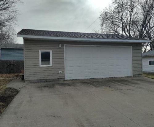 410 Spruce Ave, Montgomery, MN 56069-1045