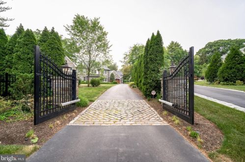 568 Ferndale Ln, Haverford, PA 19041-1615