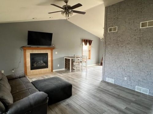 348 Woodridge Pl, Manitowoc WI  54220-7169 exterior