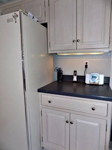 282 Hayden Sta Rd, Windsor CT 06095-1407 exterior