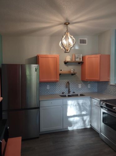 7889 64th St, Pinellas Park FL  33781-2122 exterior