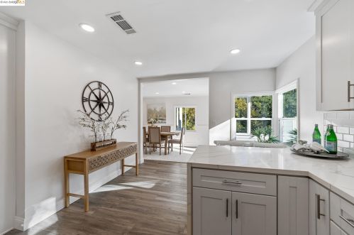 28 Camino Encinas, Orinda CA  94563-3335 exterior