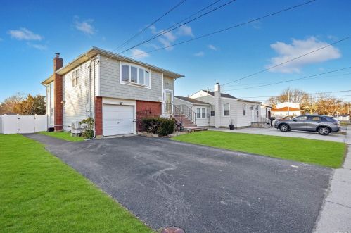 164 Belmont Ave, Babylon NY  11704-5229 exterior