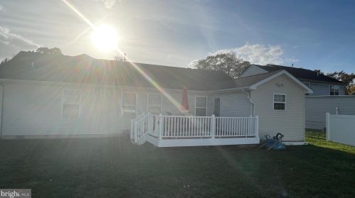 323 Wind Dr, Dover DE  19901-8608 exterior