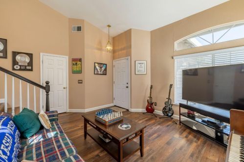 8686 White Peacock Way, Elk Grove CA  95624-3701 exterior