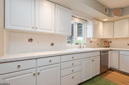 230 7th Ave, Manville NJ  08835-1216 exterior