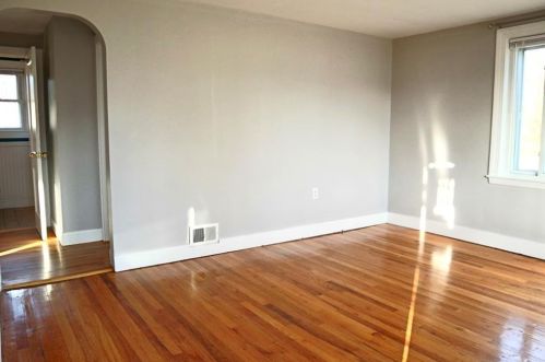 81 Easton Ave, Warwick RI  02888-4111 exterior